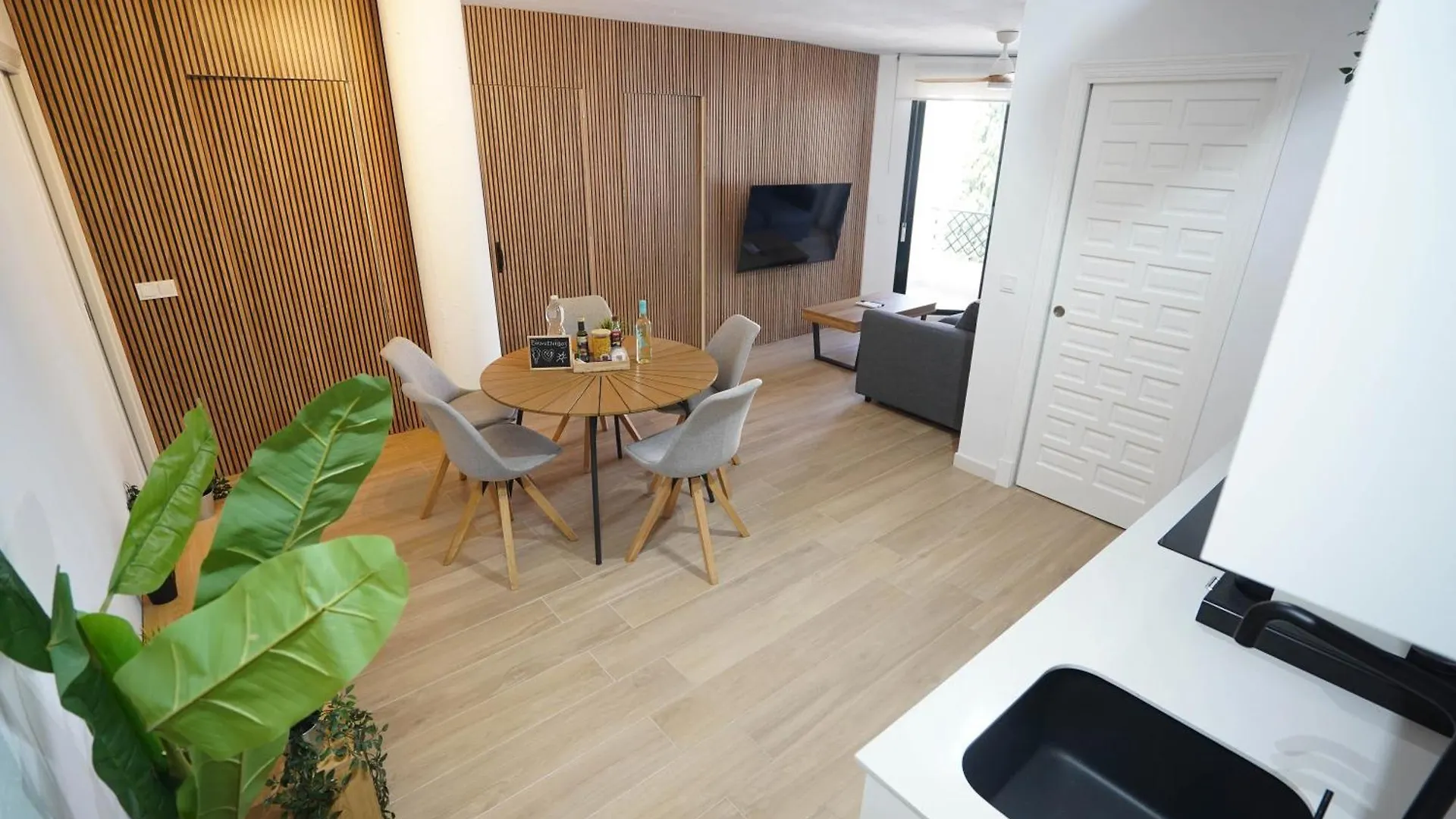 Apartasuites Royal Zahara, Maximo Confort Con Vistas Al Mar Zahara de los Atunes 0*,  Spanien