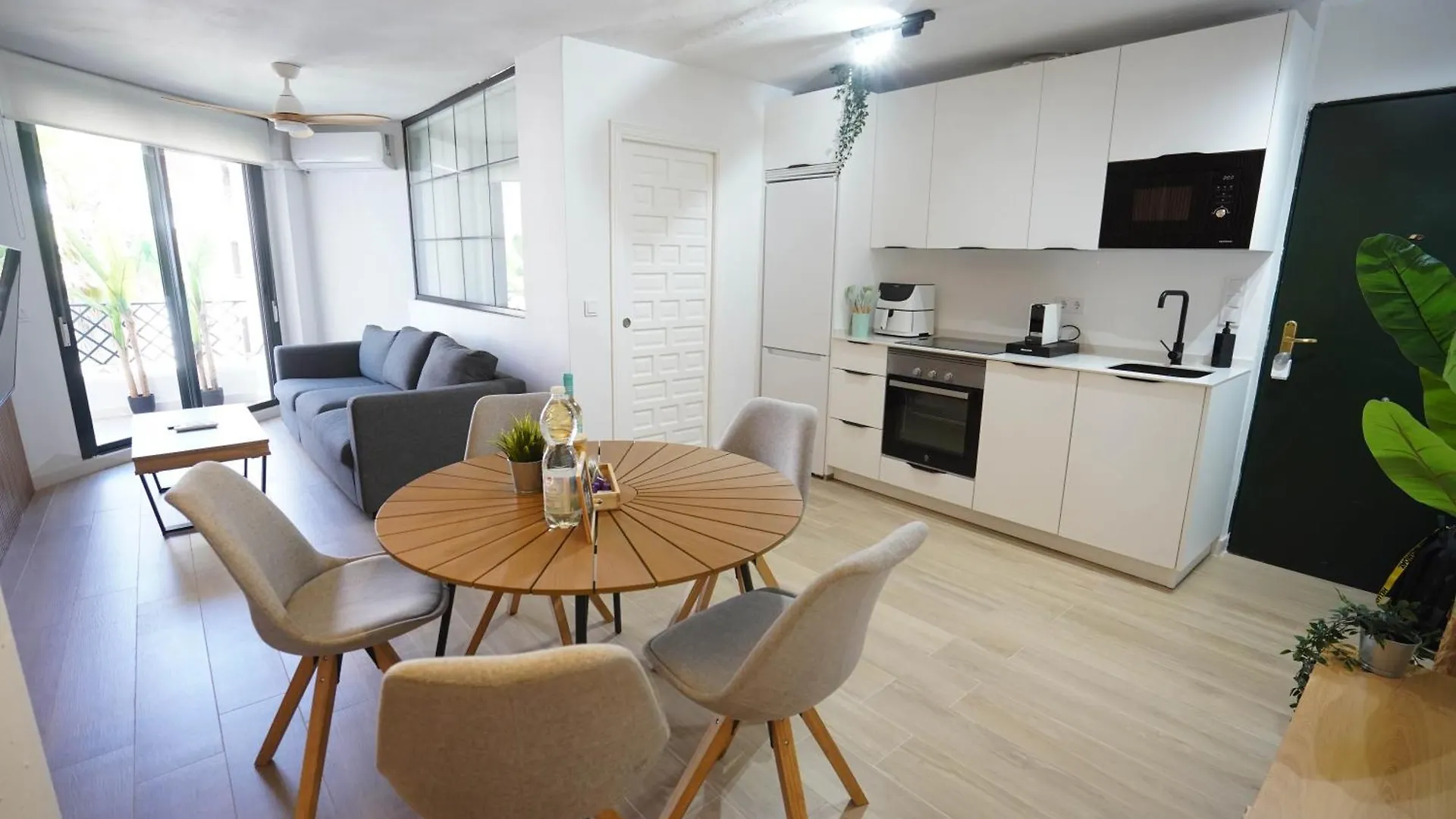 Apartasuites Royal Zahara, Maximo Confort Con Vistas Al Mar Zahara de los Atunes Spain